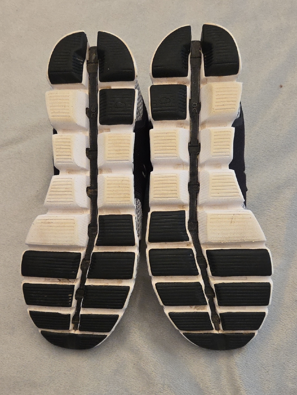 Men's On Running Sneakers, Black, Grey & White, Size 10 - Picture 5 of 6